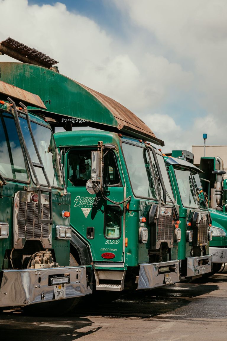 Roseburg Disposal Truck - Unit 34 Ready to Collect Waste