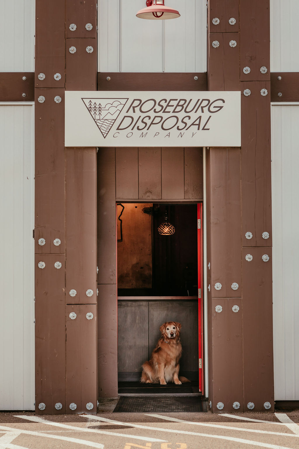 Roseburg Disposal Office Main Entrance with Murphy Greeting.